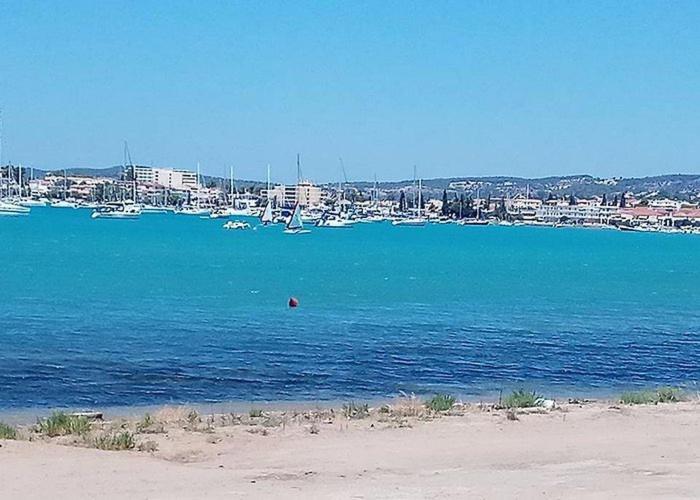 Artemis Bay Apartments Near Sea And Airport Extérieur photo